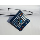 pendentif carré "Furtive" réalisé à partir d’un circuit imprimé bleu