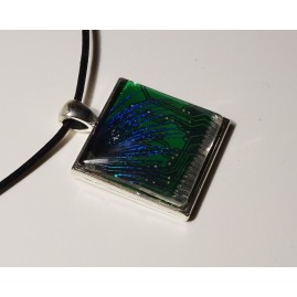 pendentif vert Speciimen