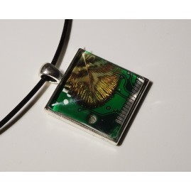 pendentif vert Speciimen