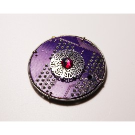 Broche violette