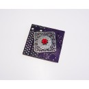 broche aimantée carrée "Mystique" réalisée à partir d'un circuit imprimé violet