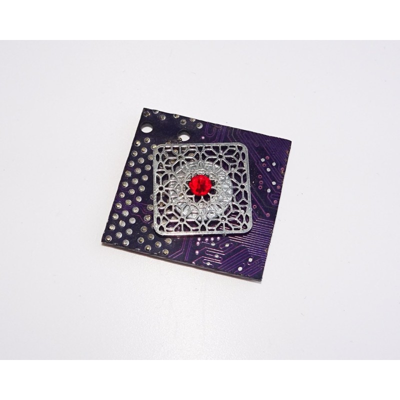broche aimantée violette broche aimantée violette