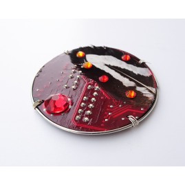 broche aimantée rouge