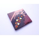 broche aimantée carrée "Libertine" réalisée à partir d’un circuit imprimé cuivré